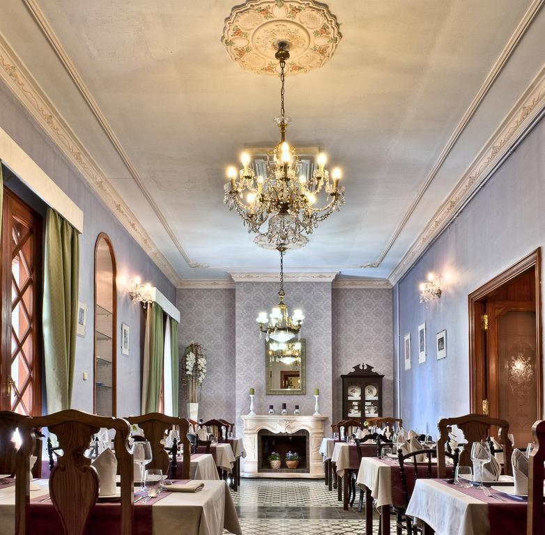 Hotel Casa Ceremines 3*